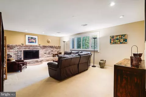 1320 Elsinore Ave, Mclean, VA 22102 photo 23