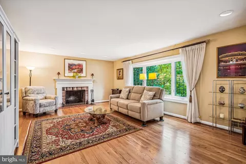 1320 Elsinore Ave, Mclean, VA 22102 photo 4