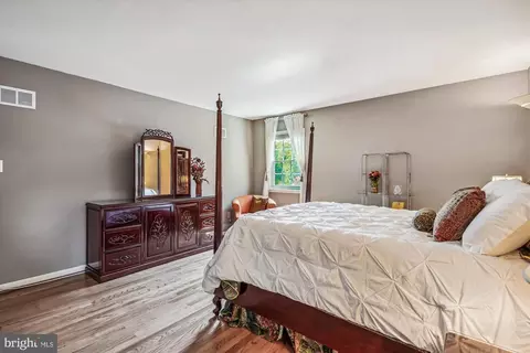 1320 Elsinore Ave, Mclean, VA 22102 photo 12