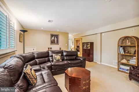 1320 Elsinore Ave, Mclean, VA 22102 photo 22