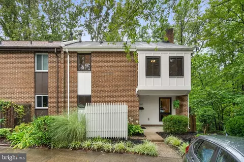 11083 Saffold Way, Reston, VA 20190 photo 2