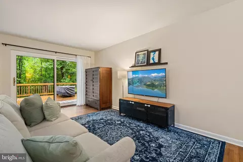 11083 Saffold Way, Reston, VA 20190 photo 4
