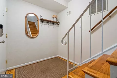 11083 Saffold Way, Reston, VA 20190 photo 3