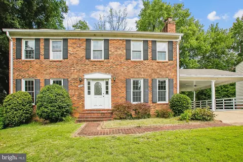 1404 Oakbrooke Ave, Alexandria, VA 22308