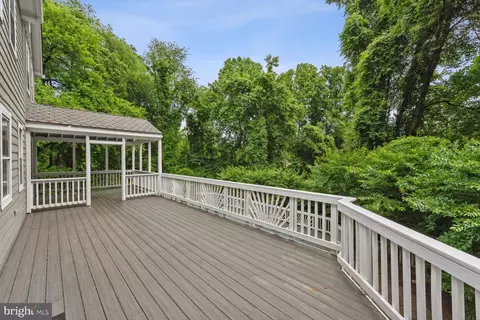 9018 Old Dominion Dr, Mclean, VA 22102 photo 3