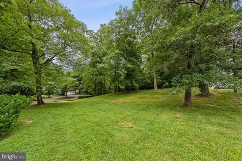 9018 Old Dominion Dr, Mclean, VA 22102 photo 8