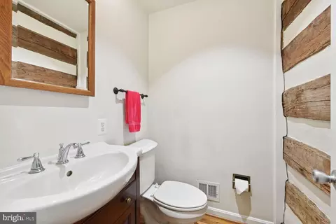 9018 Old Dominion Dr, Mclean, VA 22102 photo 17