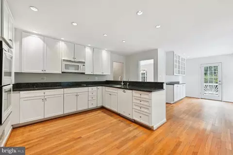 9018 Old Dominion Dr, Mclean, VA 22102 photo 11