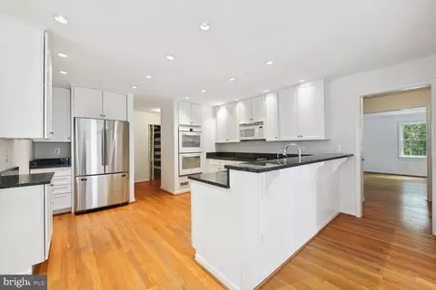 9018 Old Dominion Dr, Mclean, VA 22102 photo 12