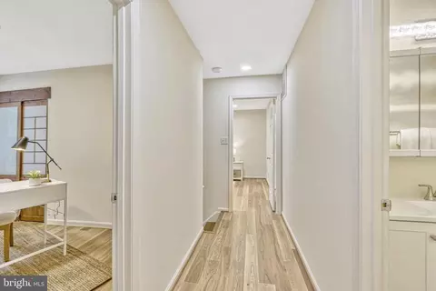Entry Way - 8305 Lindside Way, Springfield, VA 22153 photo 4 of 6