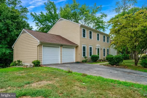 8305 Lindside Way, Springfield, VA 22153