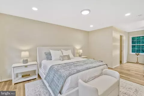 Bedroom - 8305 Lindside Way, Springfield, VA 22153 photo 1 of 8