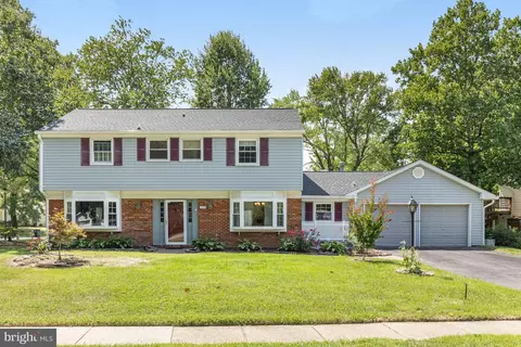 13118 Madonna Ln, Fairfax, VA 22033