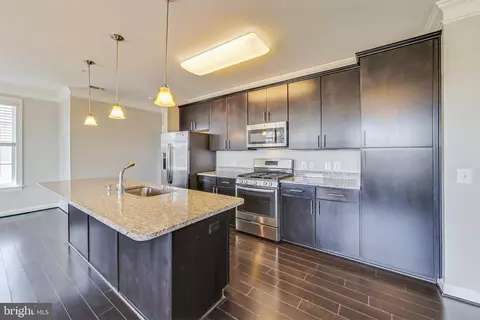 13722 Neil Armstrong Ave #502, Herndon, VA 20171