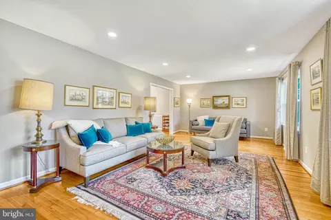 1363 Macbeth St, Mclean, VA 22102 photo 9