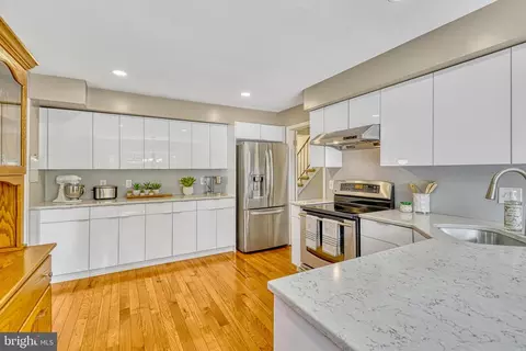 1363 Macbeth St, Mclean, VA 22102 photo 4