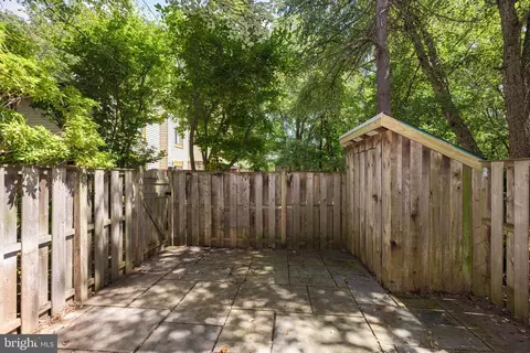 Exterior - 10673 Spring Oak Ct, Burke, VA 22015 photo 2 of 6
