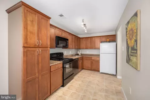 Kitchen - 10673 Spring Oak Ct, Burke, VA 22015 photo 1 of 5