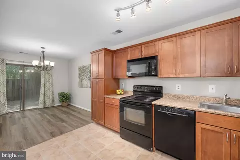 Kitchen - 10673 Spring Oak Ct, Burke, VA 22015 photo 5 of 5