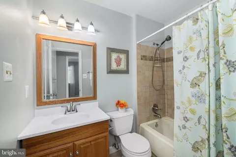 Bath - 10673 Spring Oak Ct, Burke, VA 22015 photo 4 of 4