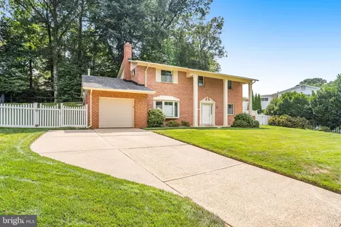 9717 Galsworth Ct, Fairfax, VA 22032