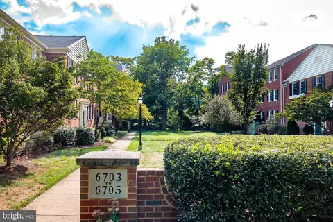 6705 W Wakefield Dr #C1, Alexandria, VA 22307