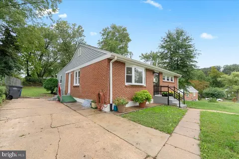 6102 Houston Ct, Alexandria, VA 22310