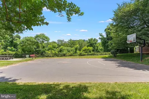 1581 Spring Gate Dr #5403, Mclean, VA 22102 photo 18