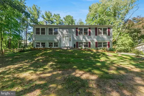 10806 Winter Corn Ln, Reston, VA 20191