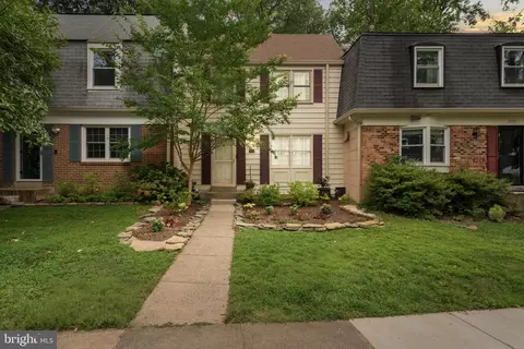 3033 Silent Valley Dr, Fairfax, VA 22031