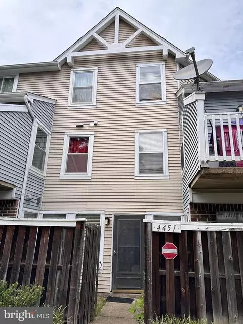 4451 Pembrook Village Dr #146, Alexandria, VA 22309
