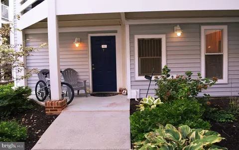 10300 Appalachian Cir #112, Oakton, VA 22124