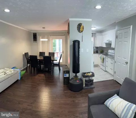 8123 Winter Blue Ct, Springfield, VA 22153 photo 10