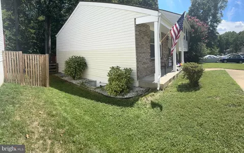 8123 Winter Blue Ct, Springfield, VA 22153 photo 4