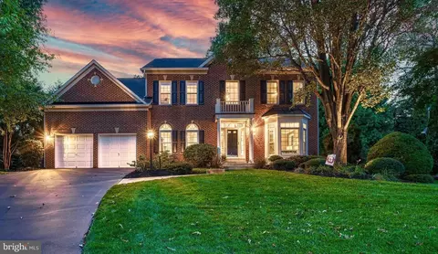 10941 Keys Ct, Fairfax, VA 22032