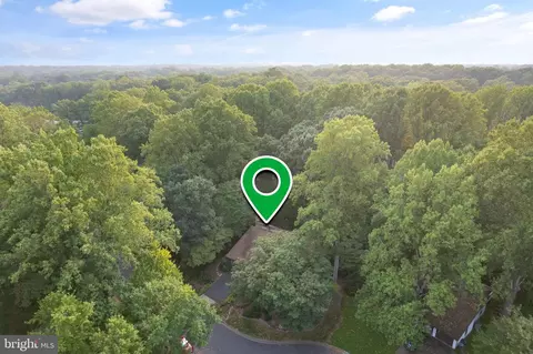 View/Area - 2074 Amberjack Ct, Reston, VA 20191 photo 1 of 10