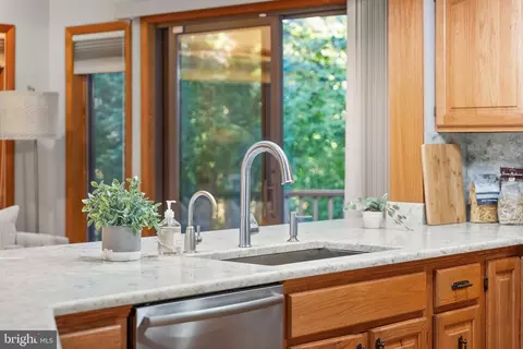 Kitchen - 2074 Amberjack Ct, Reston, VA 20191 photo 1 of 5