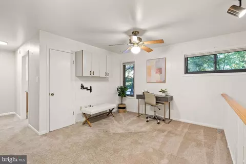 Entry Way - 2074 Amberjack Ct, Reston, VA 20191 photo 8 of 9