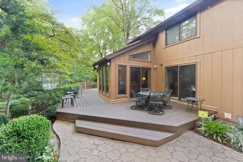 Exterior - 2074 Amberjack Ct, Reston, VA 20191 photo 4 of 26