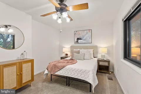 Bedroom - 2074 Amberjack Ct, Reston, VA 20191 photo 6 of 9