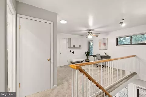 Entry Way - 2074 Amberjack Ct, Reston, VA 20191 photo 6 of 9
