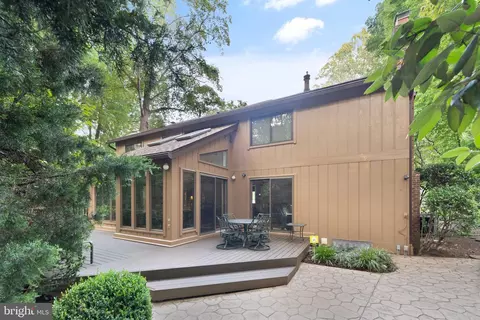 Exterior - 2074 Amberjack Ct, Reston, VA 20191 photo 7 of 26