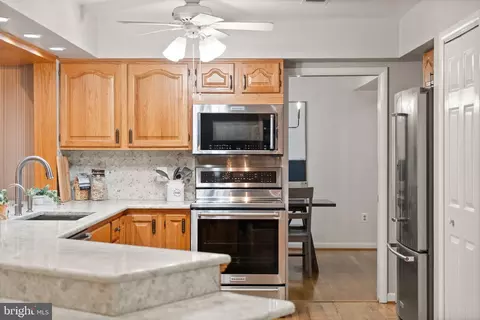 Kitchen - 2074 Amberjack Ct, Reston, VA 20191 photo 5 of 5