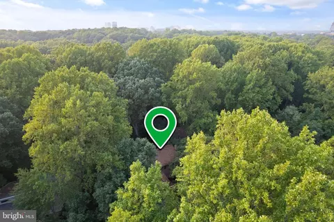 View/Area - 2074 Amberjack Ct, Reston, VA 20191 photo 2 of 10