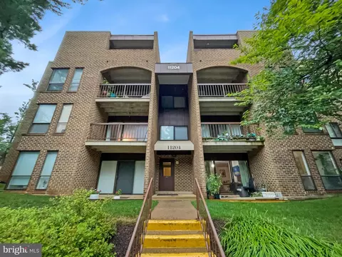 11204 Chestnut Grove Sq #206, Reston, VA 20190