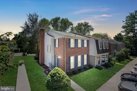 2990 Valera Ct, Vienna, VA 22181