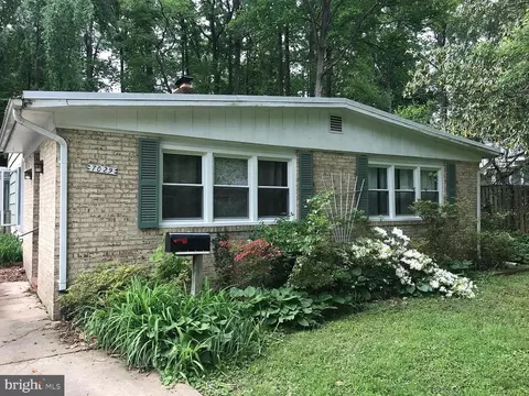 7029 Woodley Ln, Falls Church, VA 22042
