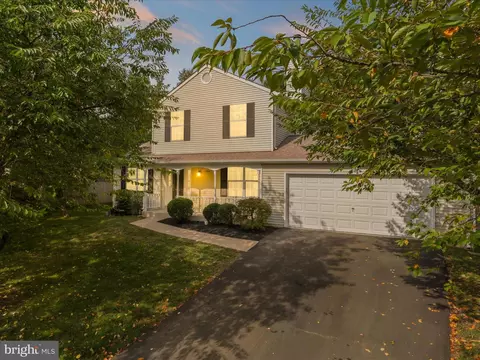 1399 Kingsvale Cir, Herndon, VA 20170