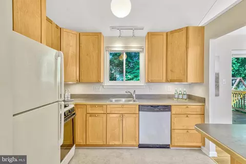 Kitchen - 5508 Callander Dr, Springfield, VA 22151 photo 1 of 3