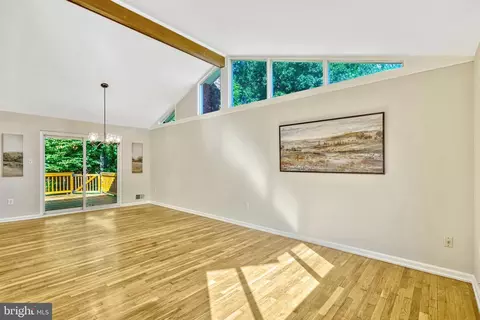 Living - 5508 Callander Dr, Springfield, VA 22151 photo 1 of 5